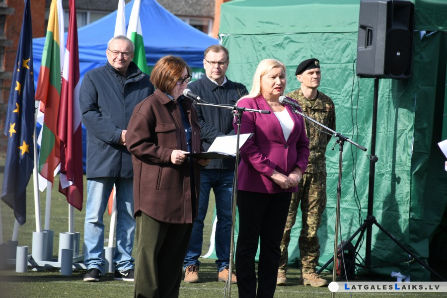 cafb8d721f8bb0729455d4247f6a7ebab26345eb.jpg