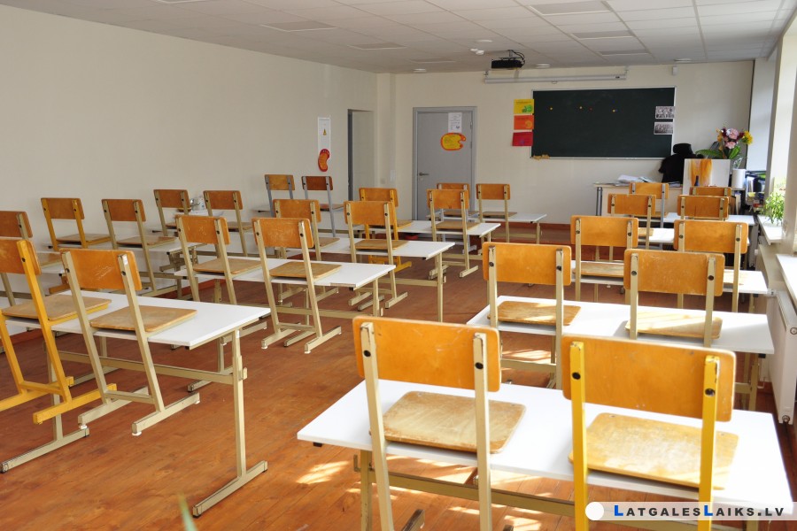 Daugavpilī septiņās skolās attālināti mācās 16 klases
