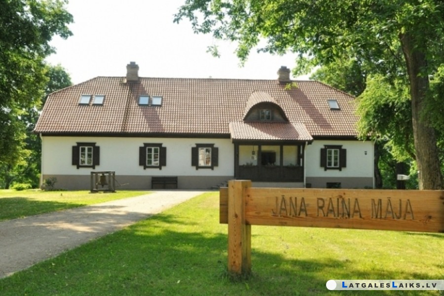 Raiņa mājā Berķenelē prezentēs projektu „Rainis un fotogrāfija”