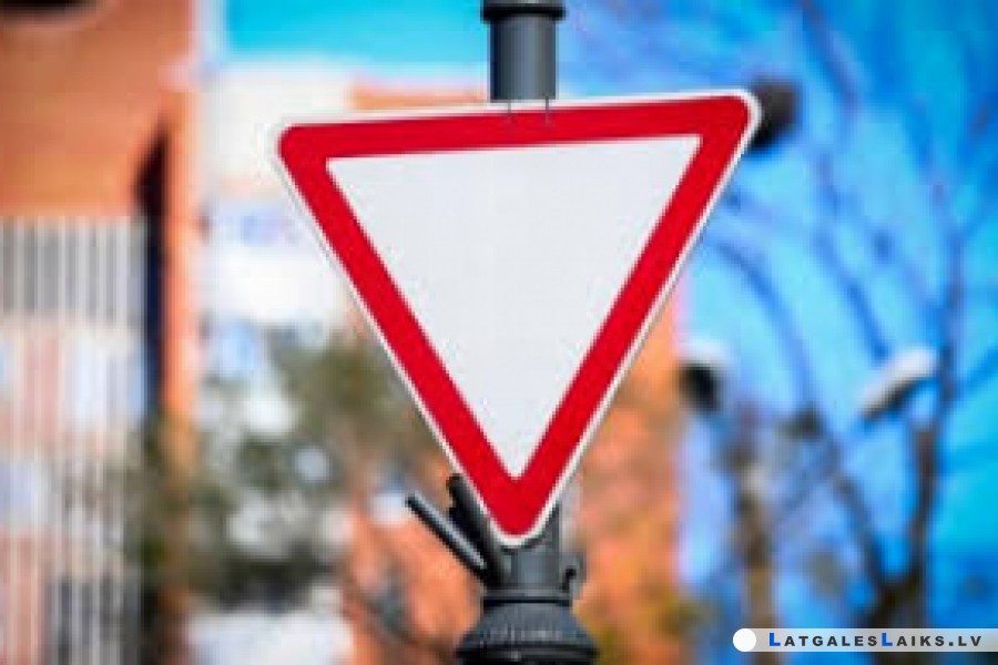 Daugavpils centra ielās mainās satiksmes organizācija