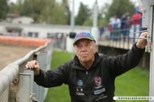Pusgadsimts bez falšstarta