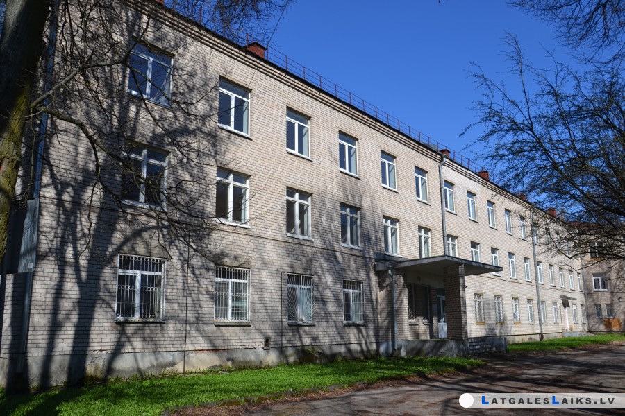 Meklē līdzekļus poliklīnikai un pansionātam