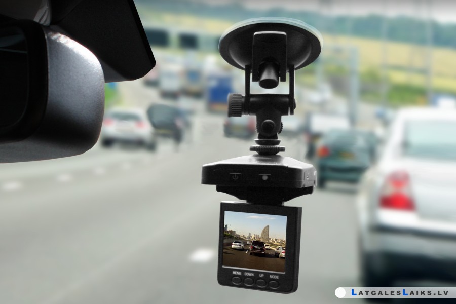 Satiksmes negadījuma video var izlīdzēt un arī iegāzt