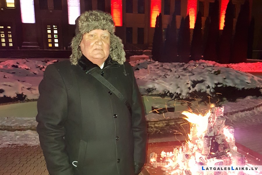 Daugavpilī liesmoja barikāžu piemiņas ugunskurs