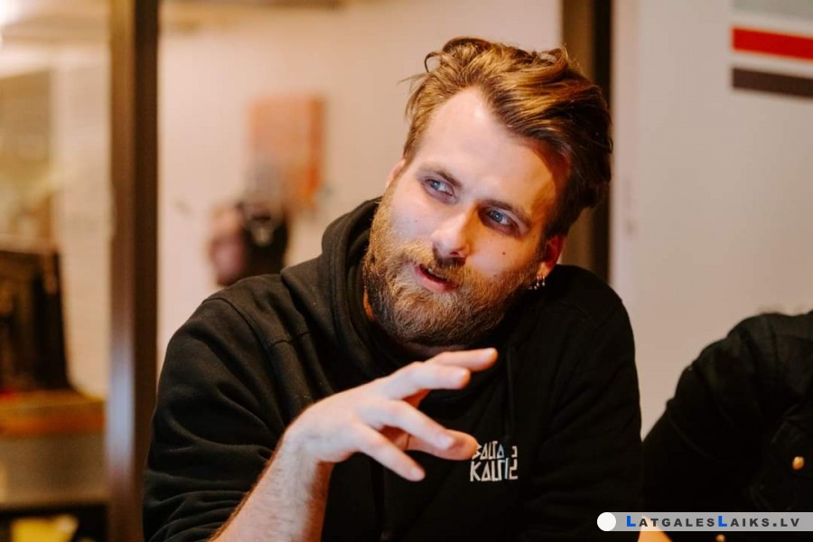 Jaunā aplikācija “Clubhouse” — vieta, kur augt, izpausties un apzināties