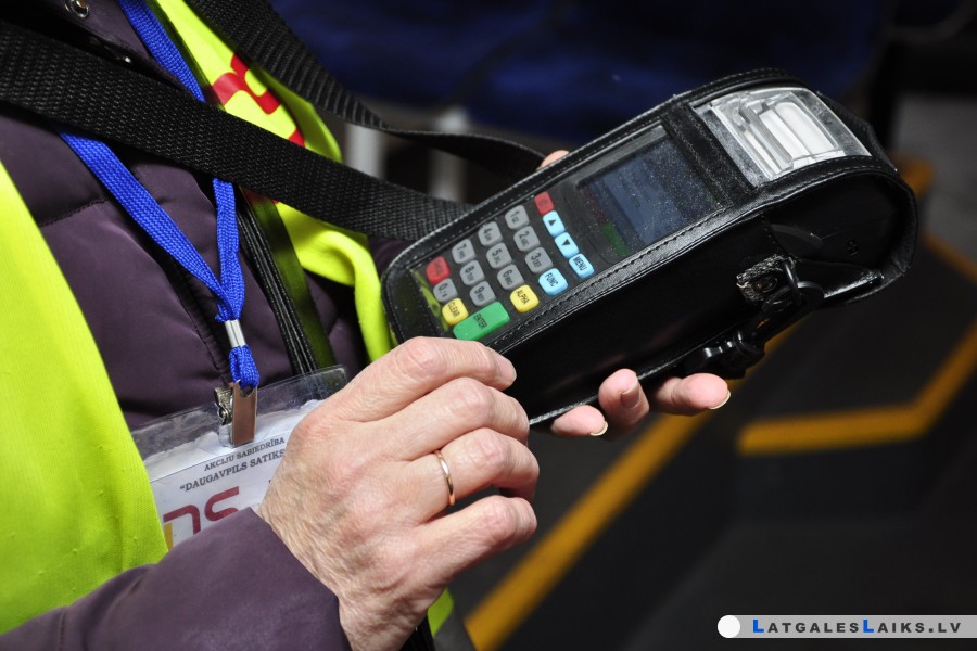 Piešķir 65 871 eiro sabiedriskā transporta uzņēmumu darbinieku prēmēšanai