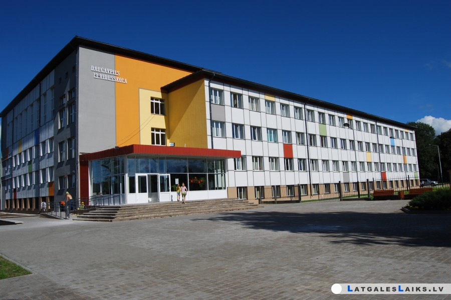 Pedagogi Skolotāju dienā saņems prēmijas