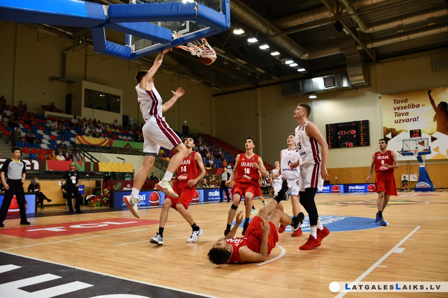 Latvijas U19 basketbola izlase pieveic vienaudžus no Irānas