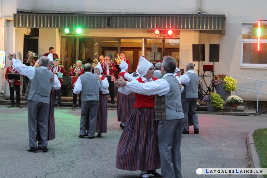 photo.jpg