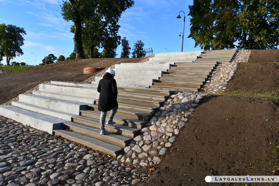 Cietokšņa promenādes būvniecība tuvojas noslēgumam