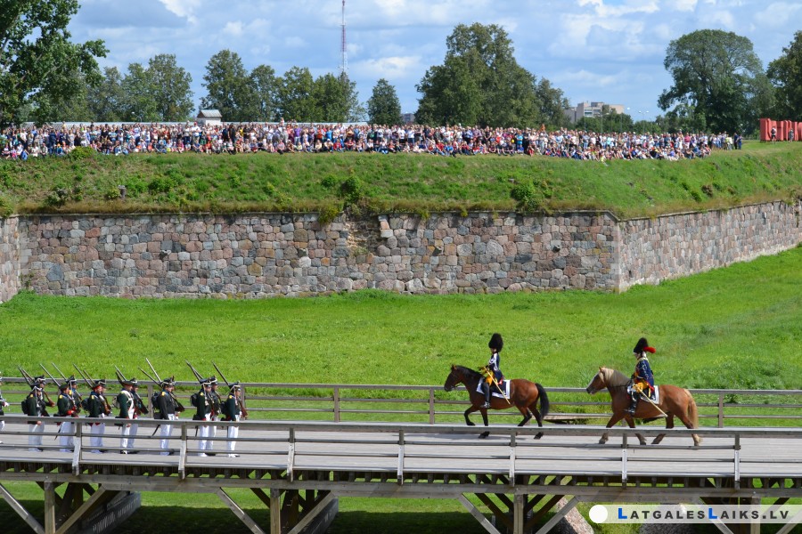 Napoleona armija atkal mēģinās ieņemt cietoksni