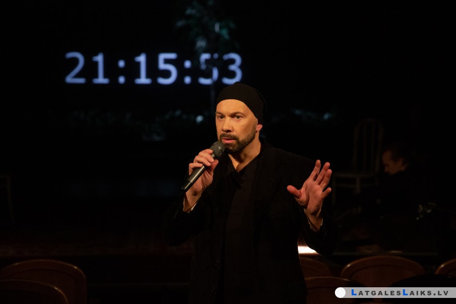Oļegs Šapošņikovs: “Kaija – 1;2” ir par maskām, aiz kurām mēs slēpjamies sava statusa dēļ