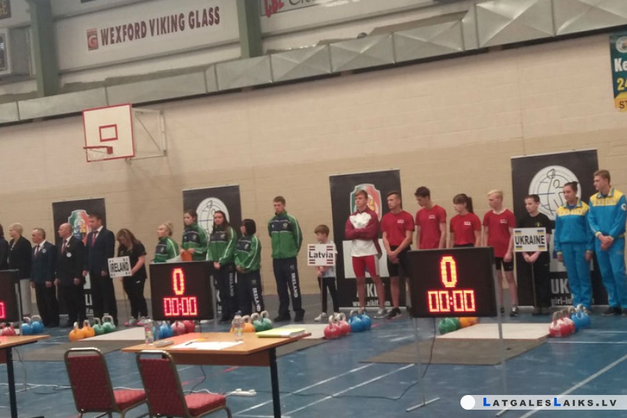 Svarbumbu cēlāji startēja Eiropas čempionātā U16/ U18