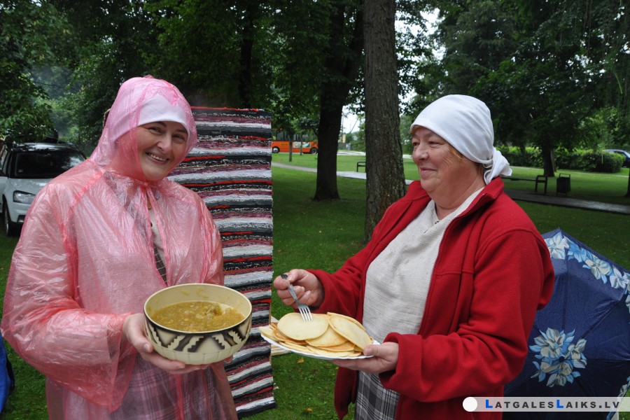 Annas dienā Dagdā sumināja saimnieces