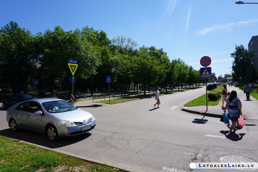 Jauni ceļi, pārejas un tunelis