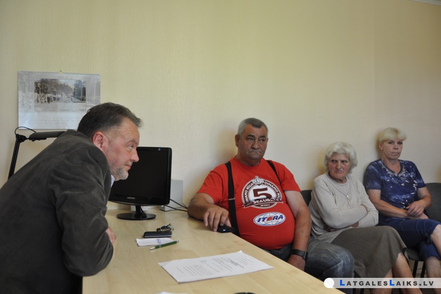 Ezerkalna iedzīvotājus uztrauc dārgais ūdens