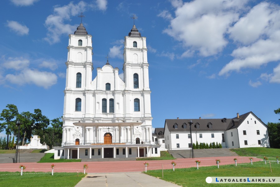 Aglona gaida Romas pāvestu