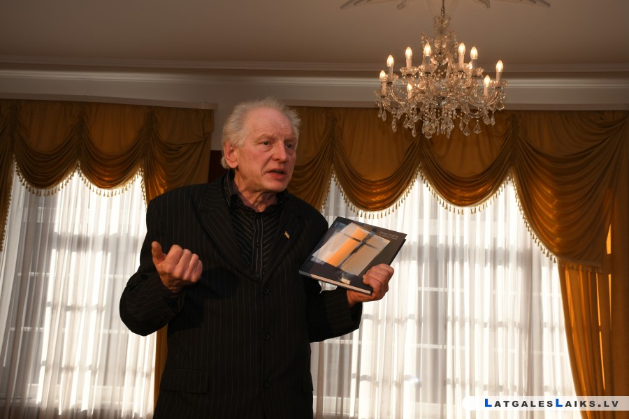 photo.jpg