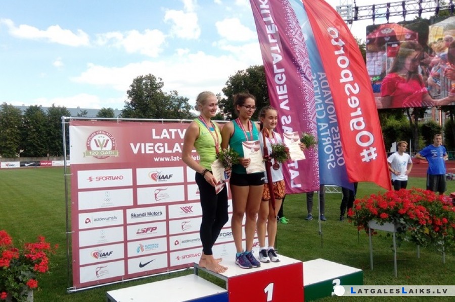 Sporta skolas vieglatlēti izcili startē Latvijas čempionātos
