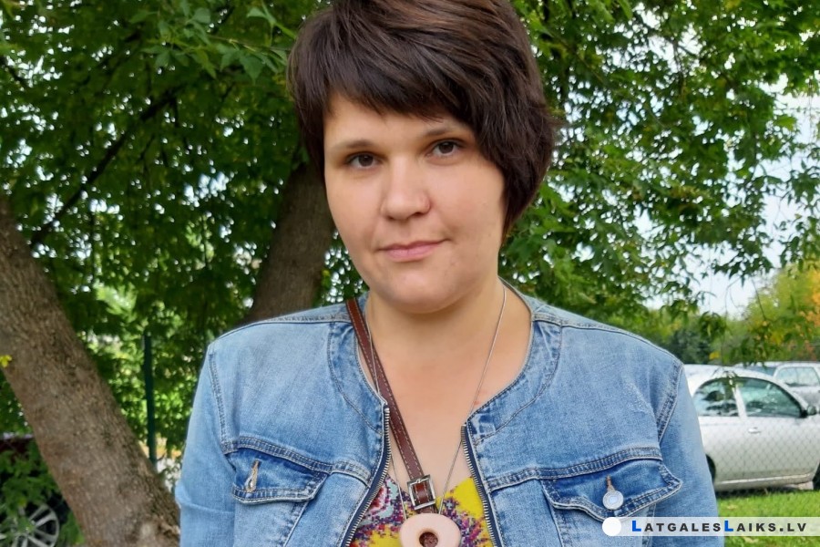 Jeļena Poltarenoka: “Radošais darbs nav ienākumu avots, bet gan manas iekšējās pasaules izpausme”