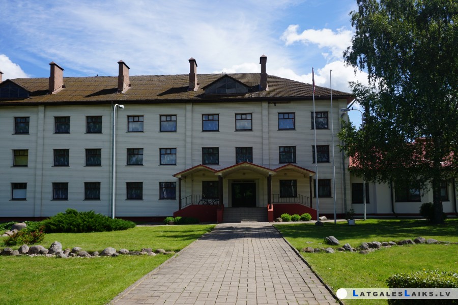 Slēgta Nīcgales sākumskola