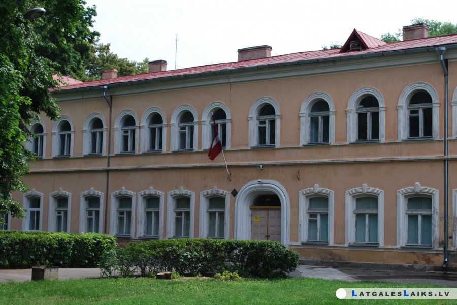 Saules skola pārcelsies