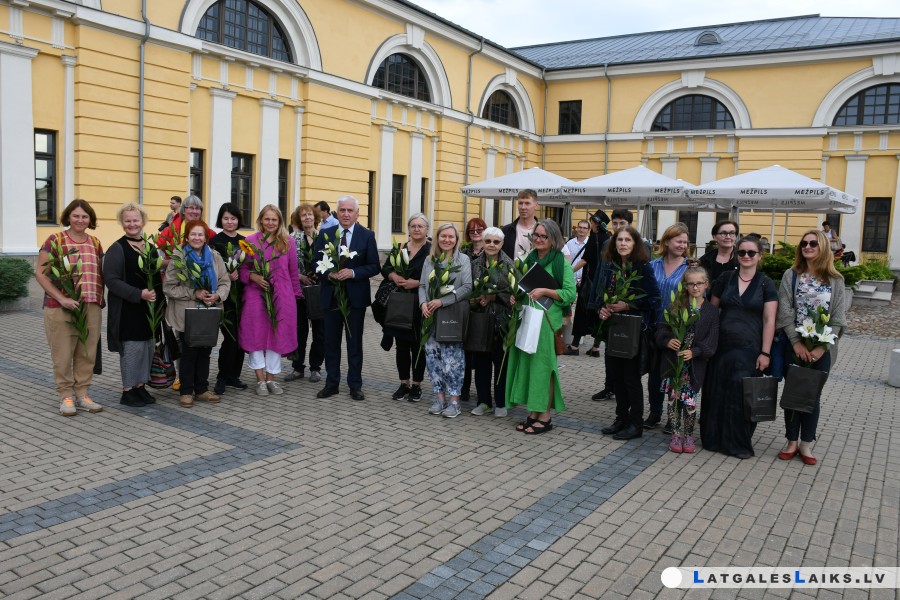 photo.jpg