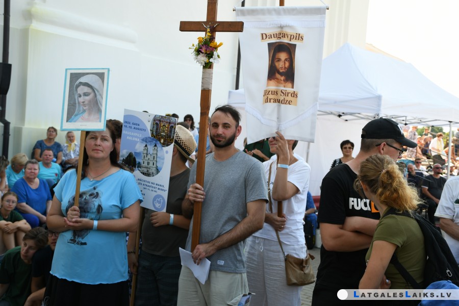 Stankevičs: Valstij, kura ļauj graut Dieva plānā balstīto ģimeni, nav nākotnes