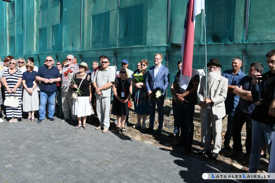 Daugavpils cietoksnī atklāta piemiņas plāksne būvinženierim Jurijam Deņisovam