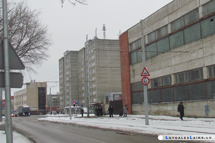 Apavu fabrikas apkaime: rūpnieciskā zona un guļamrajons