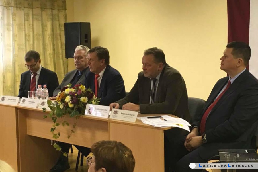 Ministru Prezidents tikās ar LPR pašvaldību vadītājiem