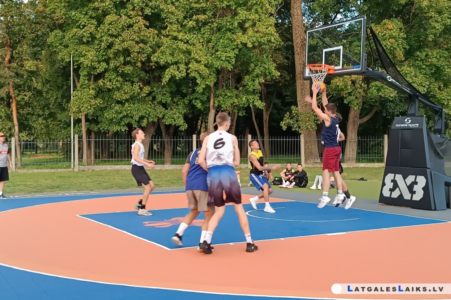Lietuva un Latvija sacentās 3×3 basketbola laukumā