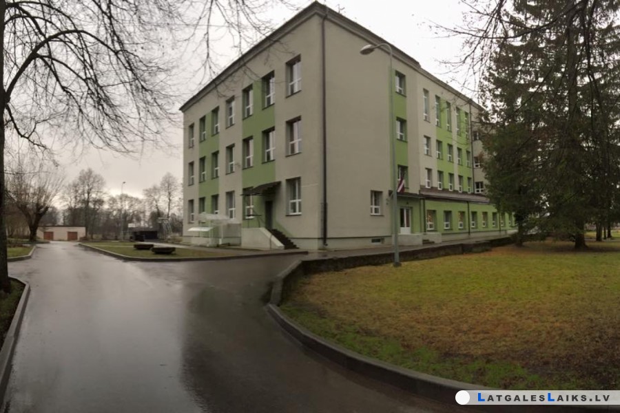 Turpinās Preiļu 2. vidusskolas pakāpenisku reorganizāciju par pamatskolu