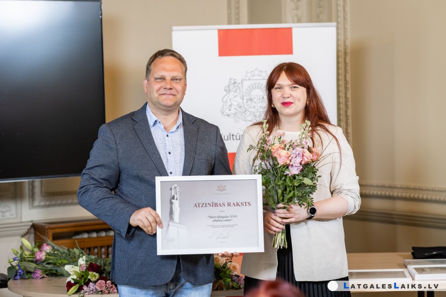 Oskars Zuģickis — par sabiedriskajām organizācijām un apbalvojumiem