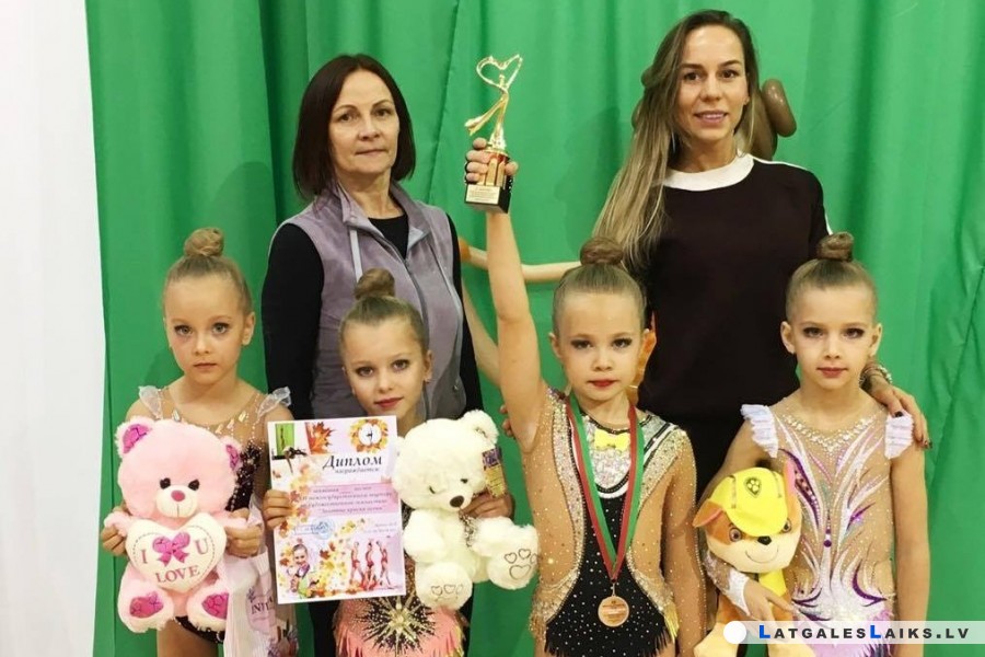 Jaunās vingrotājas veiksmīgi startēja Baltkrievijā