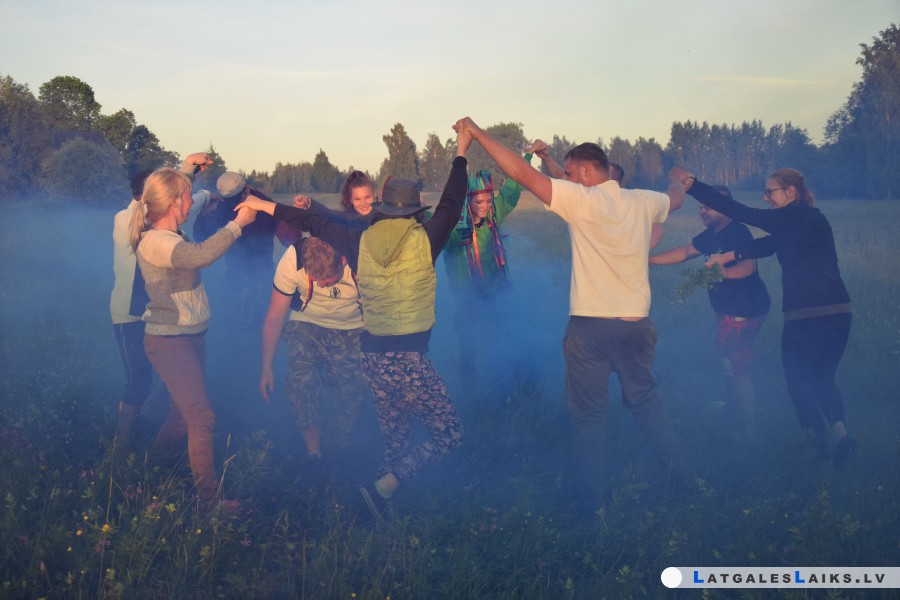 Dubnas upes apkārtne fiksēta jauniešu skatījumā