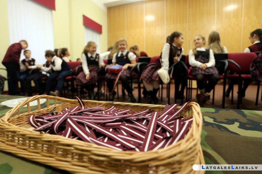 Uzsāk akciju “Uzdāvini lentīti”