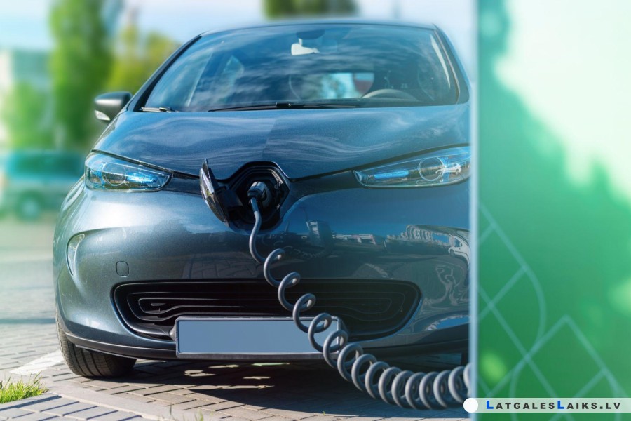 Kā plānot ceļojumu ar elektroauto, izmantojot uzlādes stacijas?