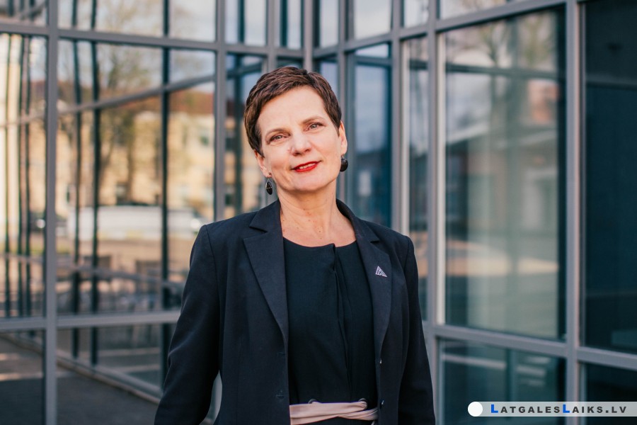 Saules skola turpina priecēt un pārsteigt