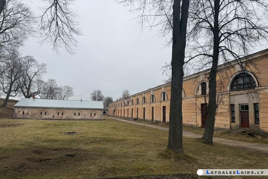 Daugavpils cietoksnī vairākas ēkas ir avārijas stāvoklī