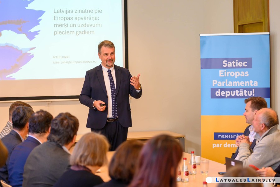 Ivars Ijabs iepazīstināja daugavpiliešus ar Eiropas Parlamenta darbu
