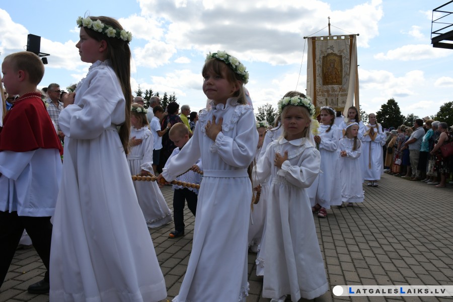 Праздник Вознесения Пресвятой Девы Марии в Аглоне собирает тысячи верующих