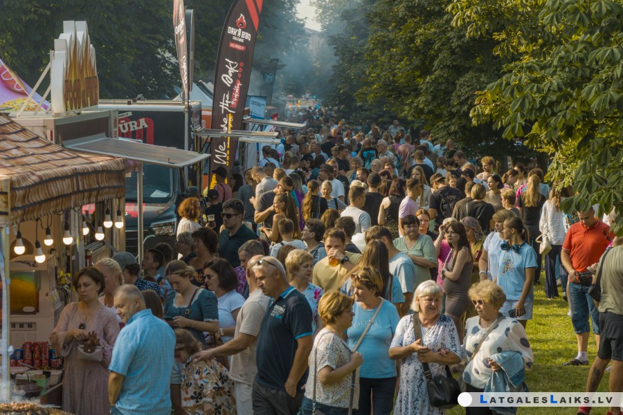 Daugavpilī norisinājās ielu ēdiena festivāls „Garšu toņi”