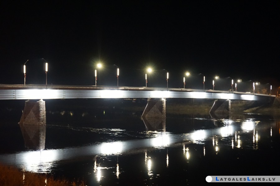 Vienības tiltam jauna iluminācija
