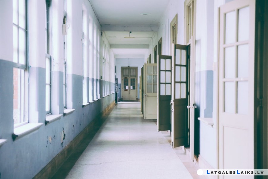 Preiļu novadā slēgs divas skolas