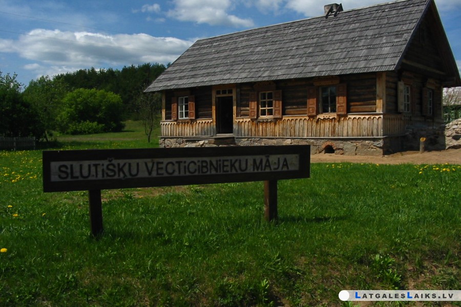 Slutišķos atjaunos vecticībnieku ģimenes māju