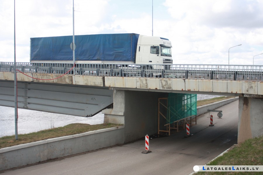 Vai bažas par Daugavas tilta sabrukšanu ir pamatotas?