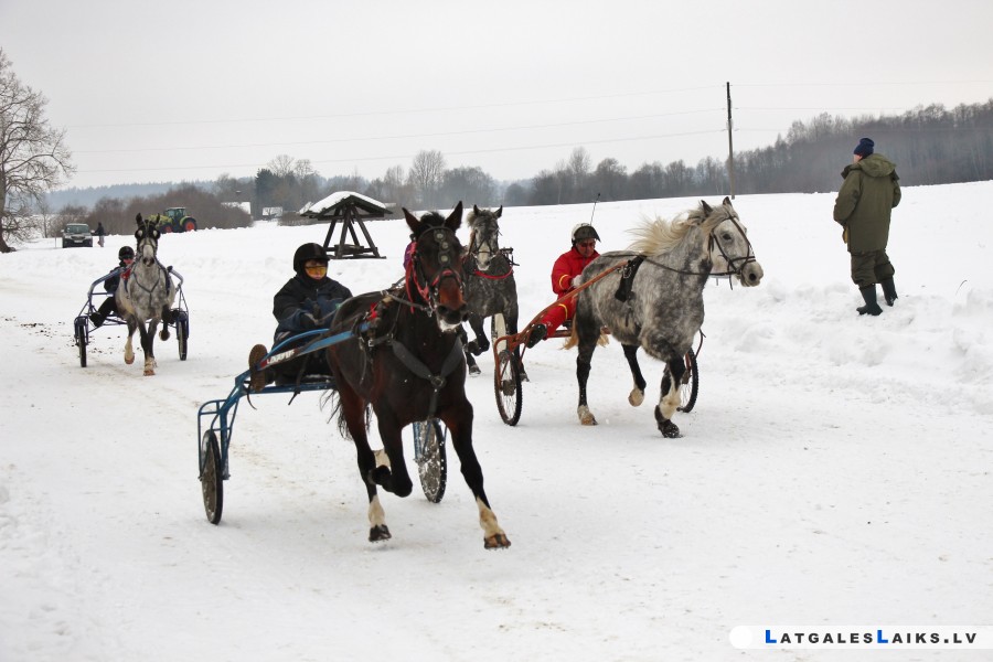 Latgales novada rikšotāji konkurē ar lietuviešiem