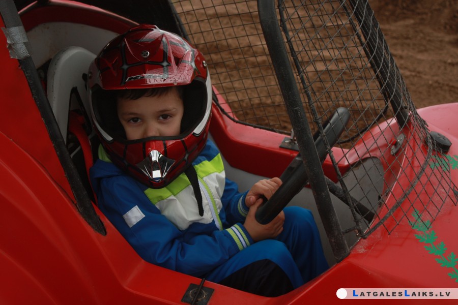 Interesi par autosportu raisīs jau bērnībā