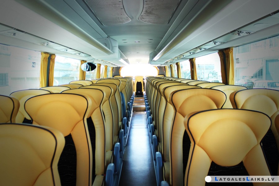 Valsts svētku laikā gaidāmas izmaiņas ap 500 reģionālo autobusu maršrutu